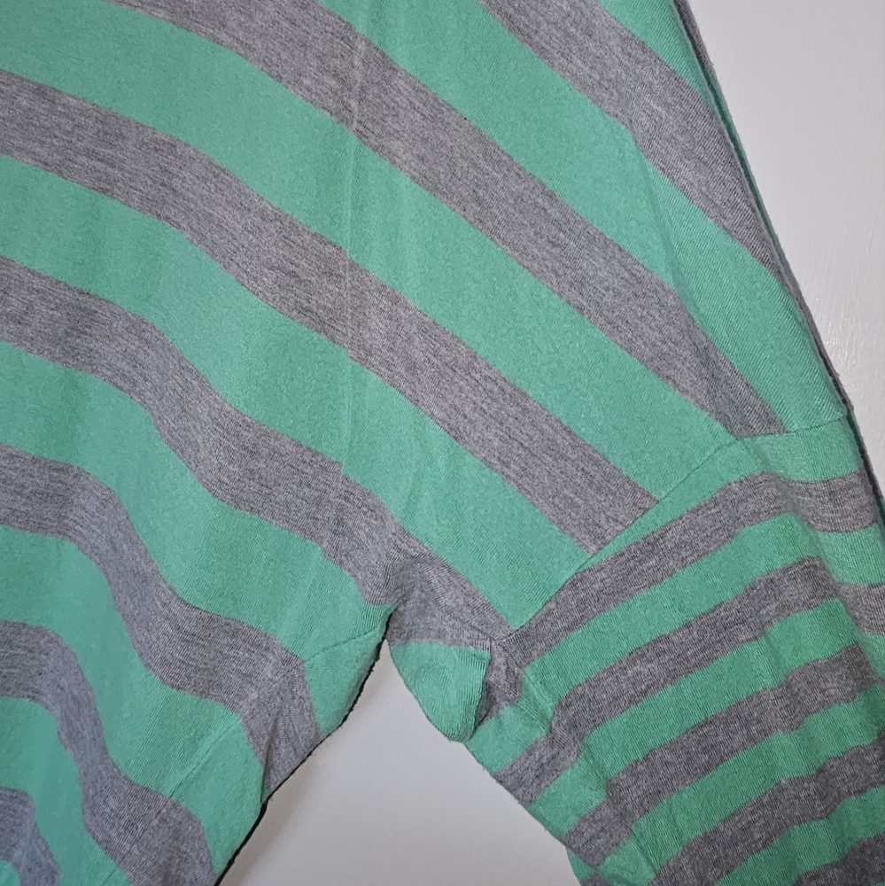 Old Navy Women's Plus Long Sleeve Shirt - Picture 3 of 3